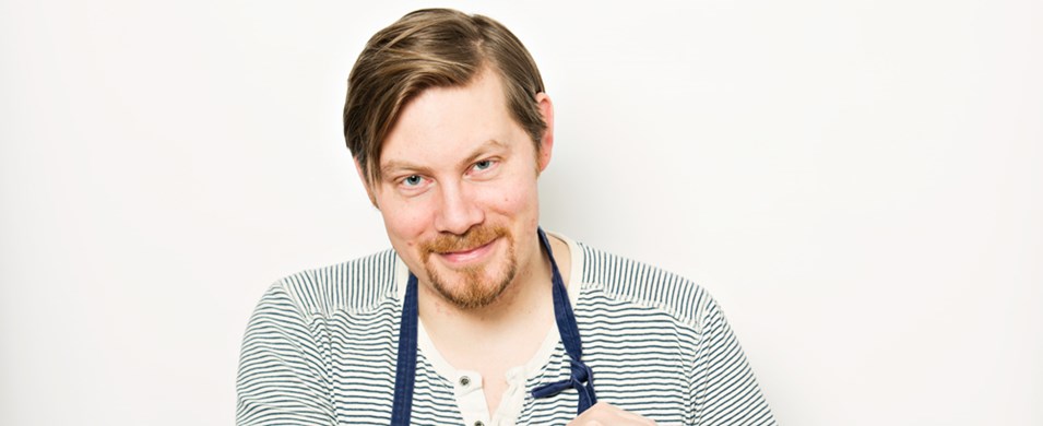 For Sverre Sætre er det råvarene som er viktige når han skal lage kaker. Foto: Ivar Eriksson.